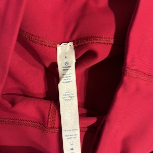 Lululemon Wonder Under Crop II - Picture 4 of 4